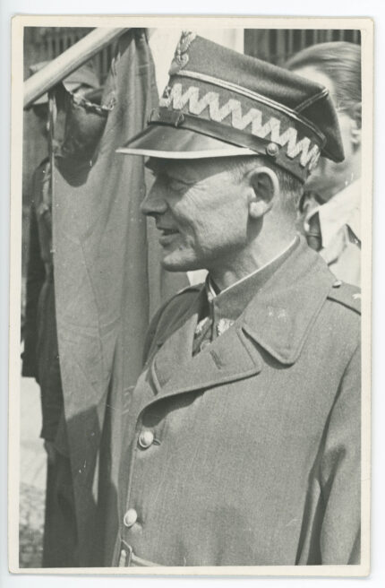 II Wojna Światowa: Zdjęcie generała Aleksandra Zawadzkiego z 1945 roku